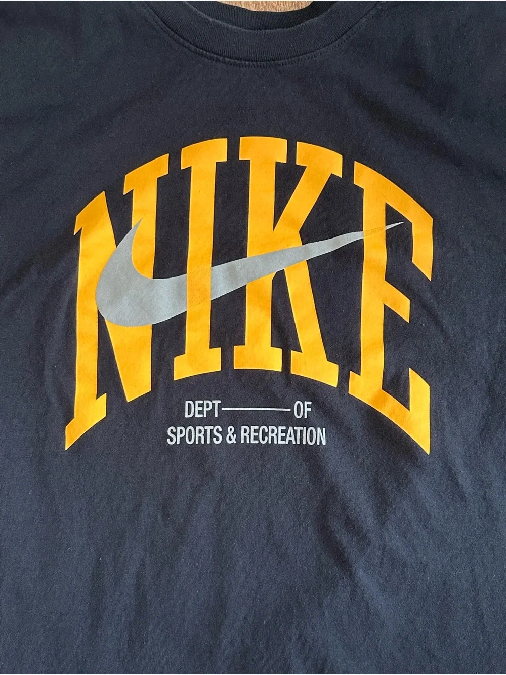 Nike Men’s Large Black Tee with Yellow Logo Print